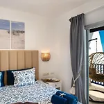 Vila Frontline 25, Modern Coastal Design With Amazing Views *