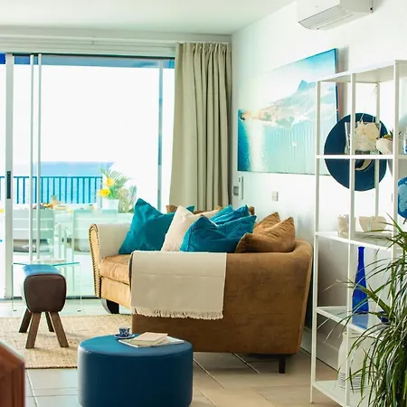 Villa Frontline 25, Modern Coastal Design With Amazing Views *