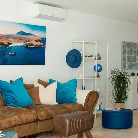 Frontline 25, Modern Coastal Design With Amazing Views Villa *