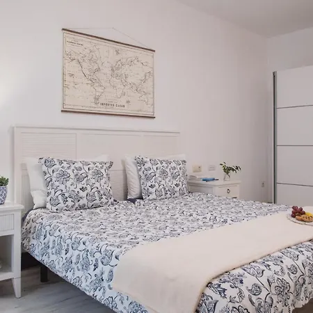 Frontline 25, Modern Coastal Design With Amazing Views Vila