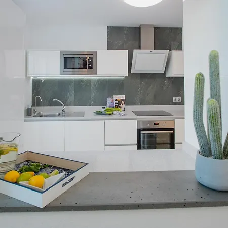 Vila Frontline 25, Modern Coastal Design With Amazing Views