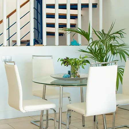Frontline 25, Modern Coastal Design With Amazing Views Vila